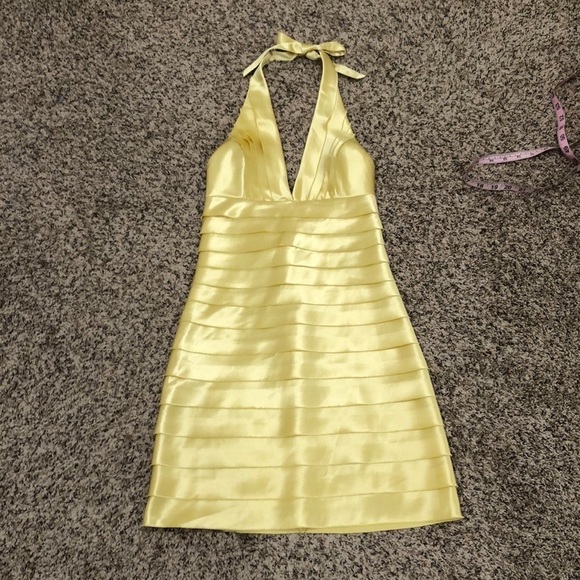 BCBGMAXAZRIA Cocktail Dress Size 0 Pastel Yellow Tiered Halter Neck Mini - Picture 2 of 8